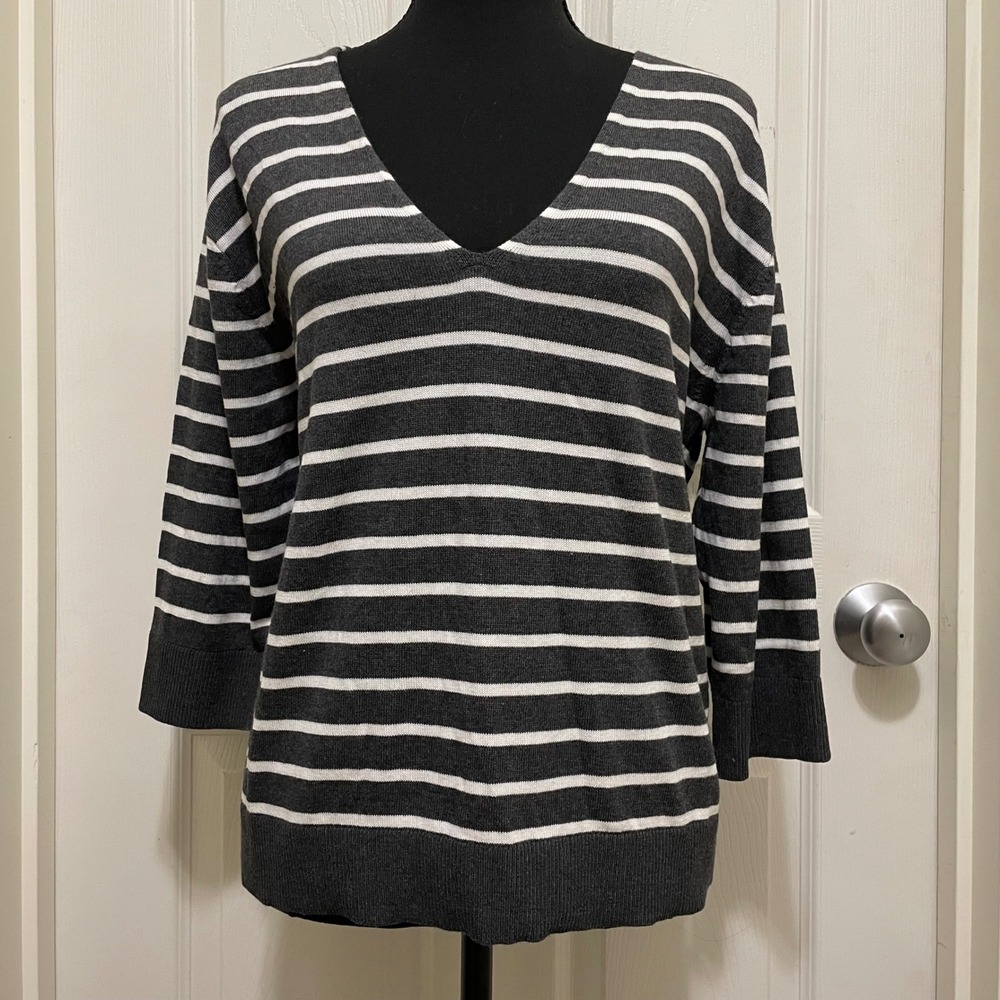 NEW Banana Republic Forever Sweater‎ Striped Knit Top Gray V-Neck 3/4 Sleeve L